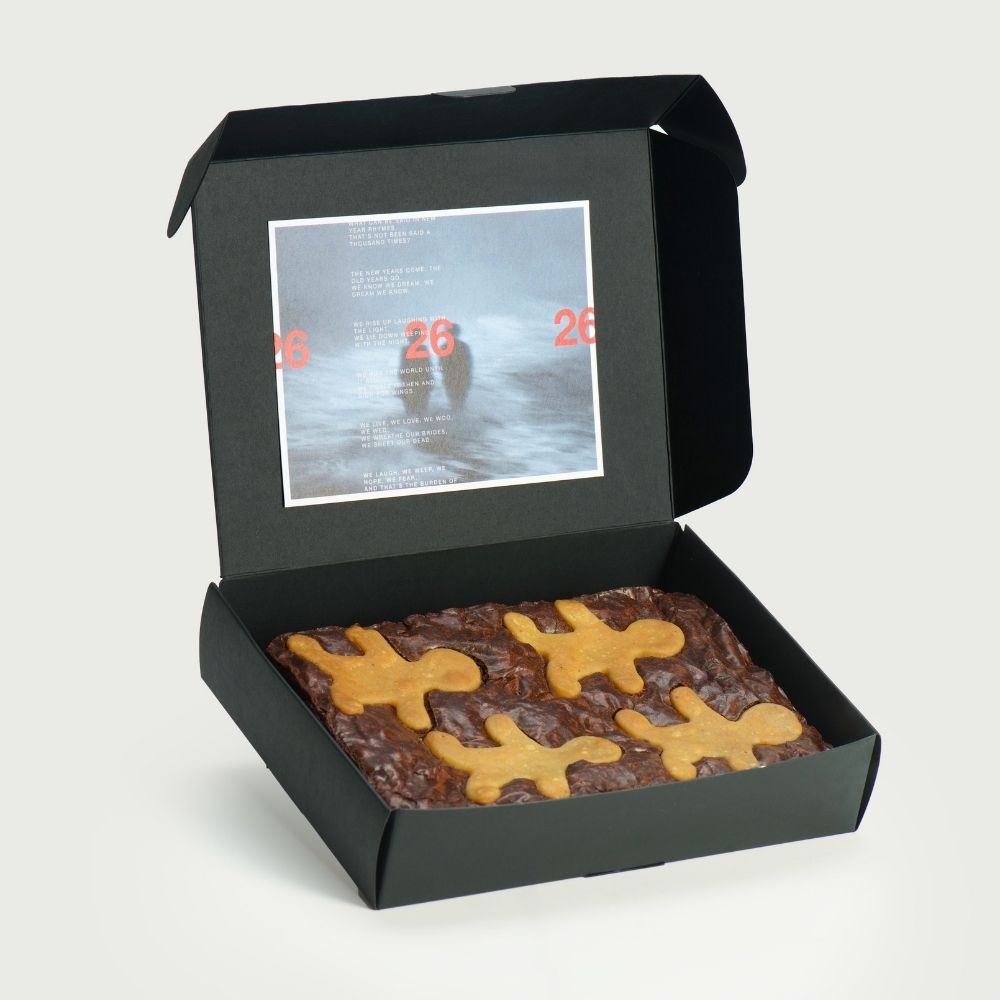 GINGERBREAD SNAP BROWNIE