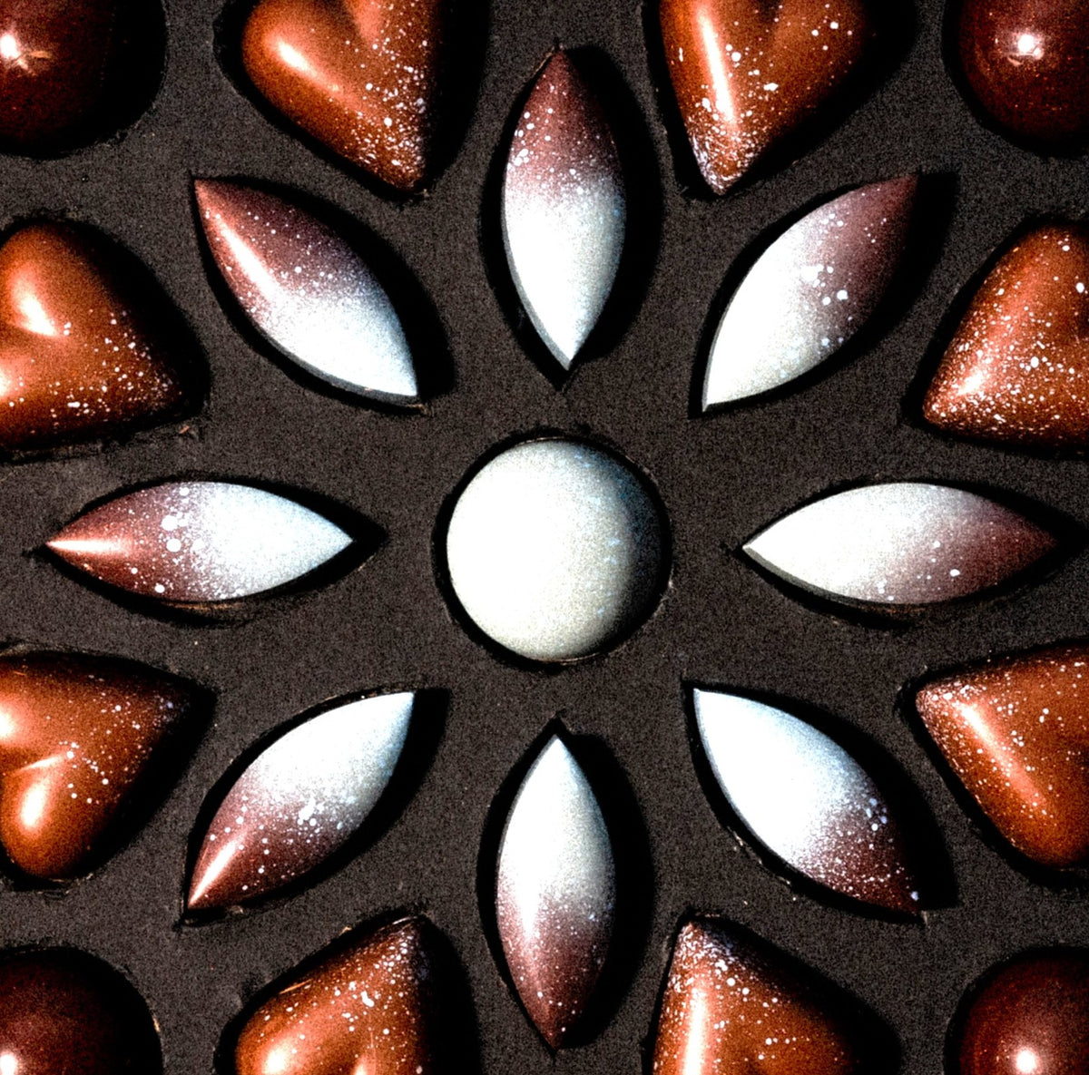 SIGNATURE RANGOLI BOX : BONBON EDITION
