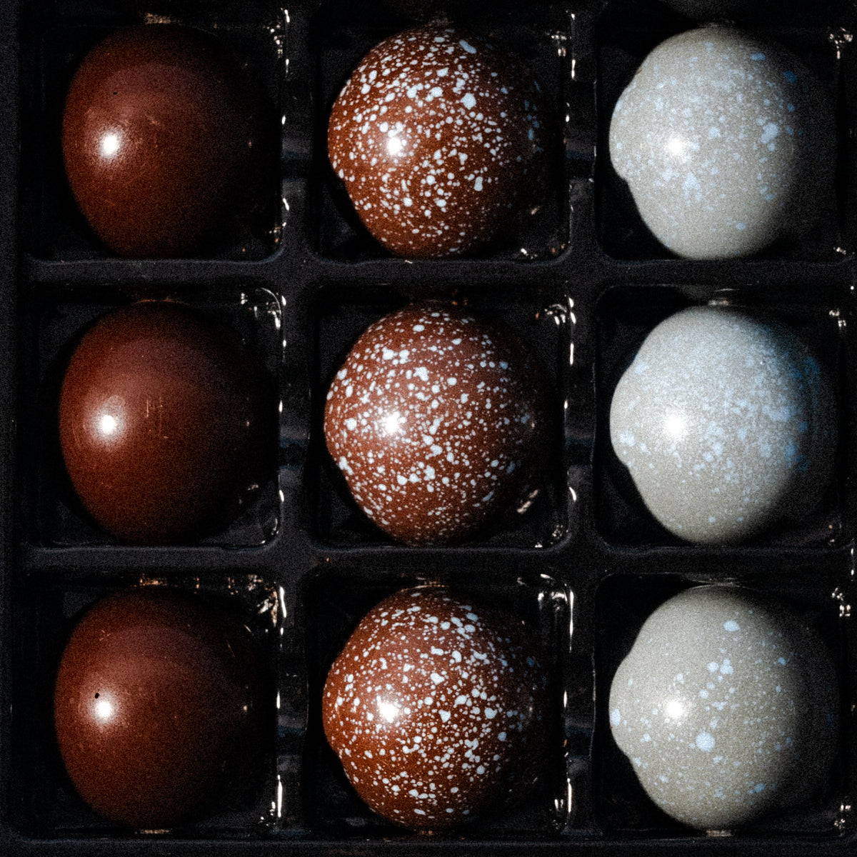 MORNI CHOCOLATE BONBON TIN